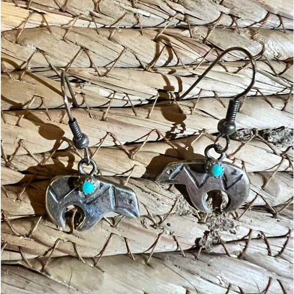 NAVAJO STERLING SILVER TURQUOISE EARRINGS - Picture 2 of 8